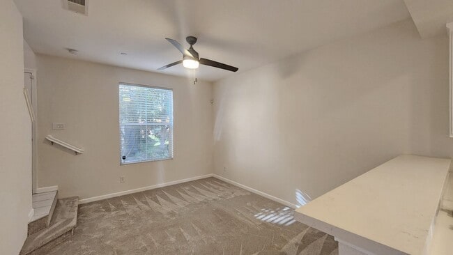 Building Photo - 840 Bronze Ln