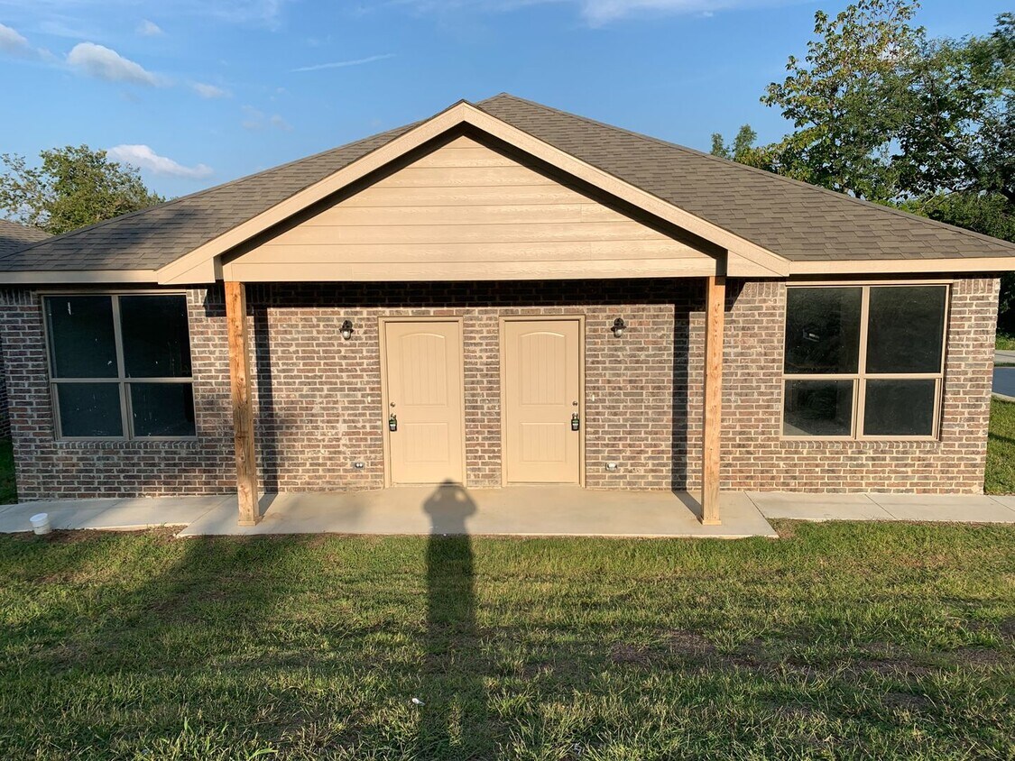 Primary Photo - BRAND NEW DUPLEX BUILT IN 2020