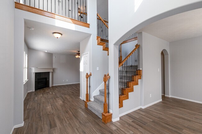 Foto del edificio - 14319 Heath Falls Ln