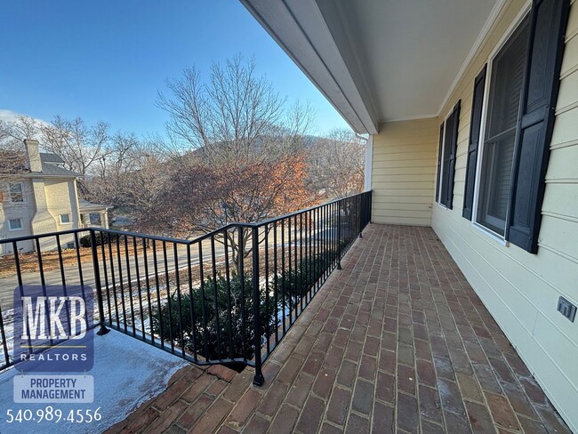 Building Photo - Lovely Ranch in South Roanoke