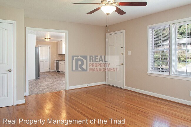 Foto del edificio - 3 br, 1.5 bath House - 2748 Lyndhurst Ave