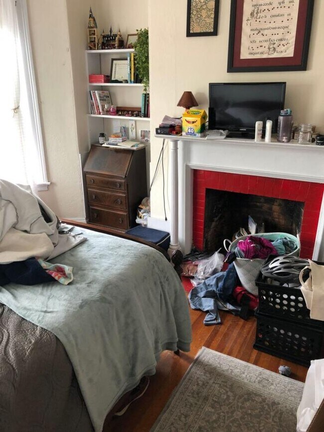 Building Photo - 3 bedroom in Brookline MA 02445