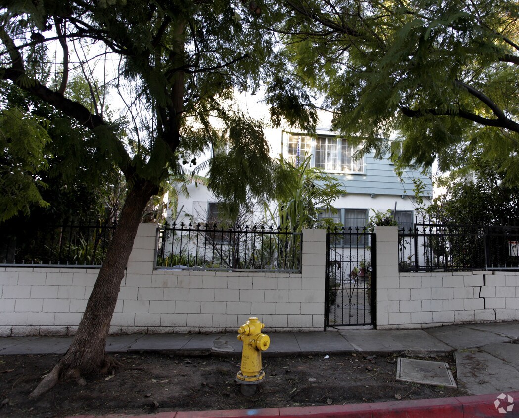 Building Photo - 927 Wilcox Ave