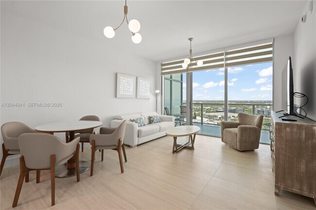 Foto del edificio - 2411 Laguna Cir