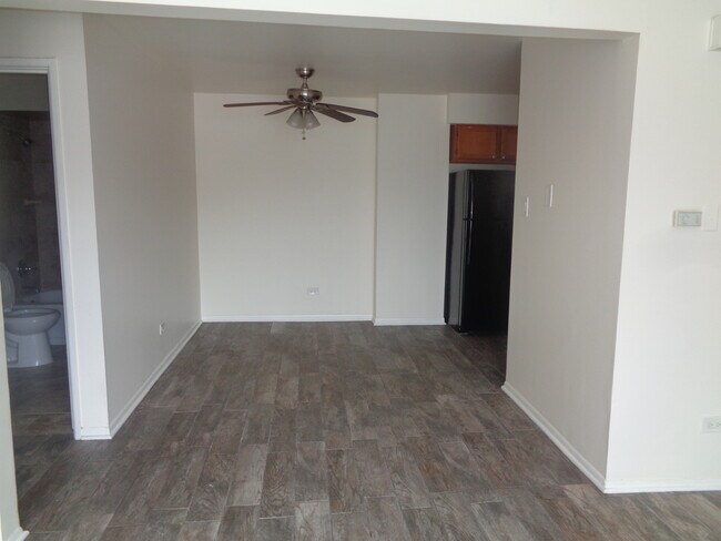 Building Photo - 5740 W 108th St