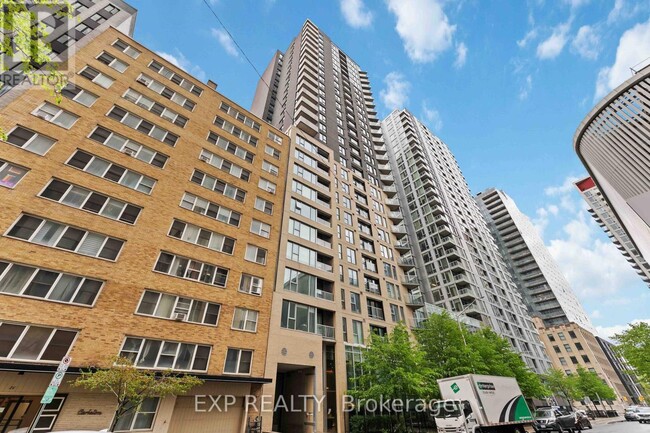 Building Photo - 40-1640 Nepean St