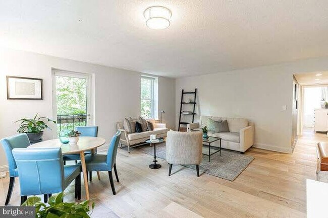 Foto del edificio - 2630 Adams Mill Rd NW