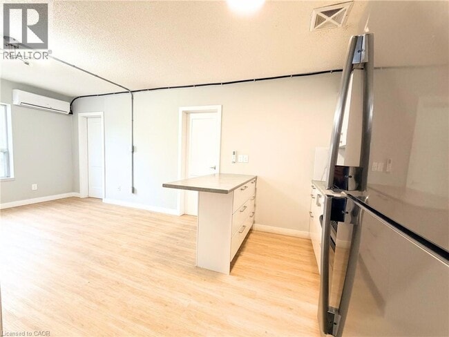 Photo du bâtiment - 120 Charles St