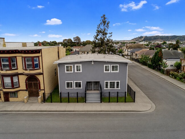 Photo - 400 Bissell Ave (Richmond, CA) Apartments