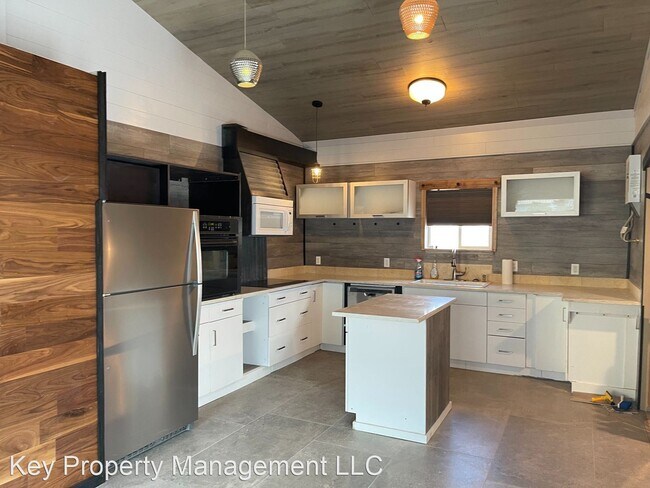Building Photo - 2 br, 2 bath House - 807 Newark St