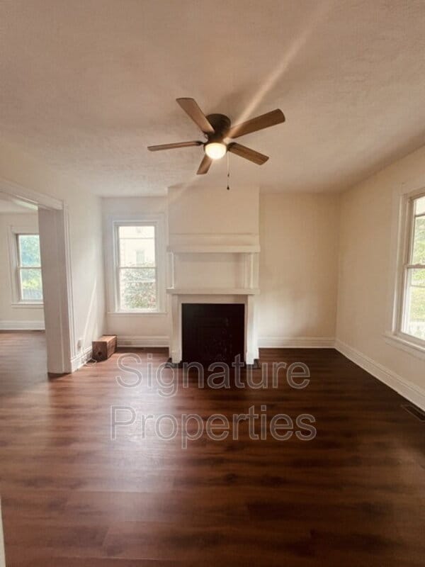 Building Photo - 102 W Lancaster Rd