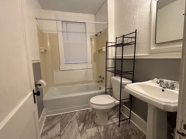 Building Photo - 636 A Ave