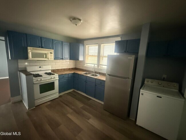 Foto del edificio - 1125 Cutler St