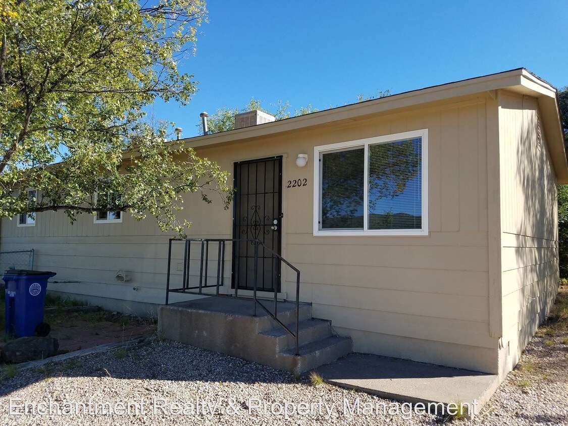 Foto principal - 2202 Little Walnut Rd