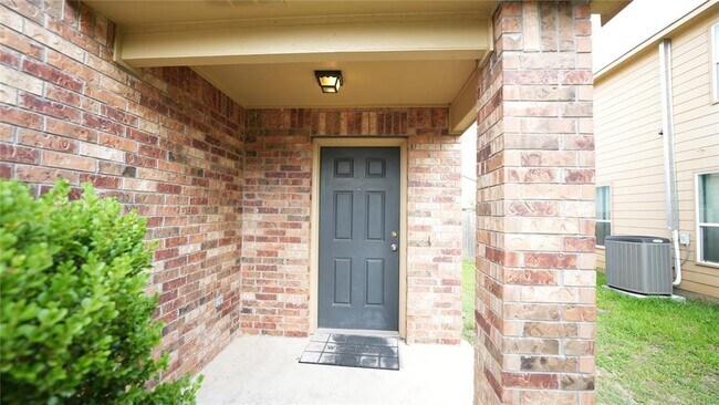 Foto del edificio - 5705 Knoll Pines Pass