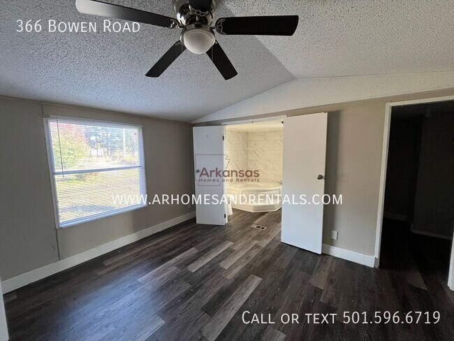 Building Photo - 366 Bowen Rd