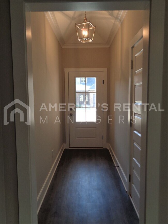 Foto del edificio - Great one level 4 bedroom, 2 bath home wit...