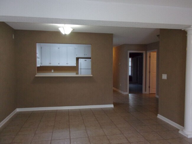 Foto del edificio - Creekside Townhomes, Creeke Lane, Enterpri...