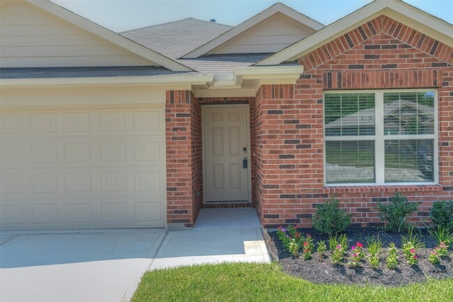 Building Photo - 23603 Umbrella Pine Dr