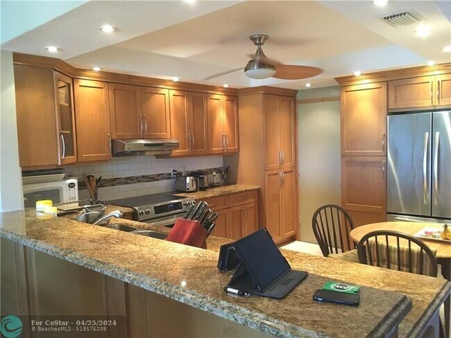 Foto del edificio - 6000 N Ocean Blvd