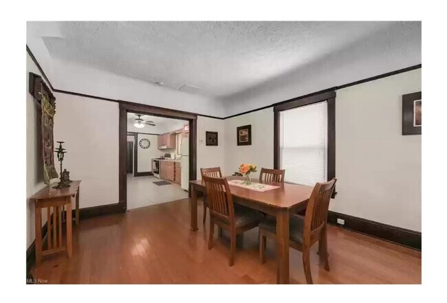 First Floor Dining - 3219 Daisy Ave