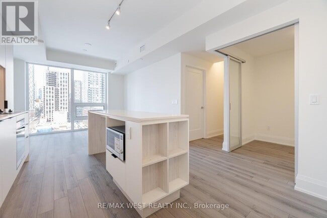 Building Photo - 89 Church St