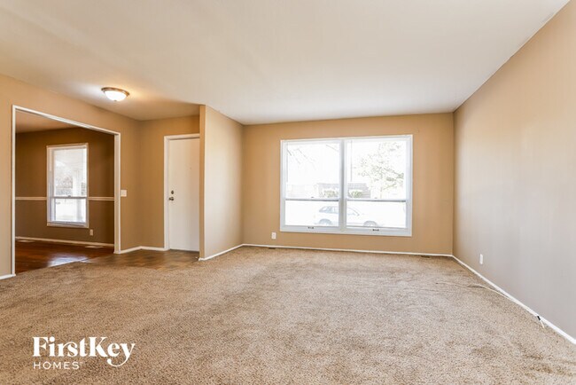 Building Photo - 3250 Churchill Dr