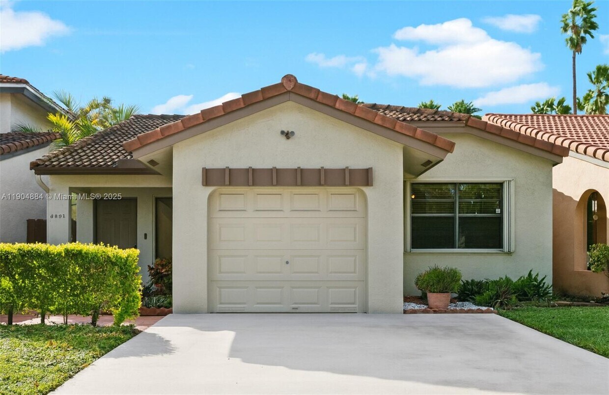 Foto principal - 6654 NW 173rd Ln