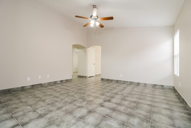 Building Photo - 12114 W Aster Dr