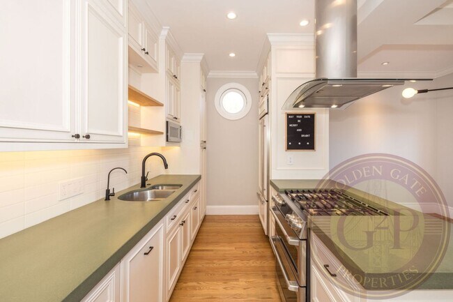 Building Photo - Noe Valley - 2 BR, 1 BA Condo 1,067 Sq. Ft...