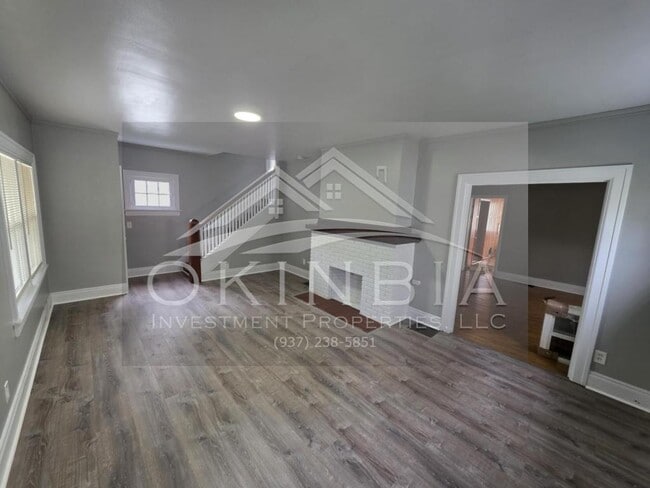 Building Photo - 216 Knecht Dr