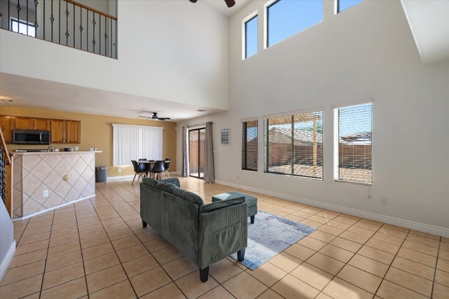 Building Photo - 7315 W Cordes Rd