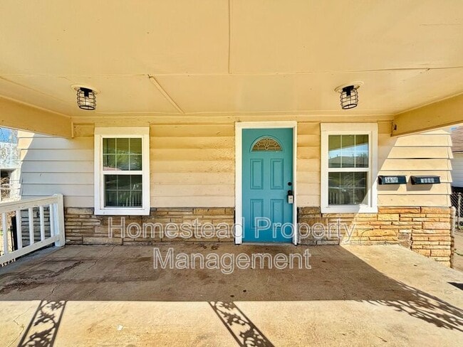 Building Photo - 3614 S Shartel Ave