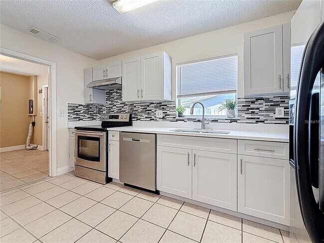 Building Photo - 8345 81st Ct N