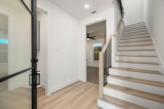 Building Photo - 6326 Del Rio St