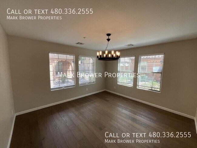 Foto del edificio - 2751 E Bart St