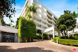 Building Photo - 1131 Alta Loma Rd