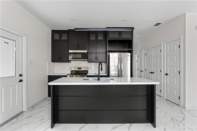 Building Photo - 13 Buccaneer Dr