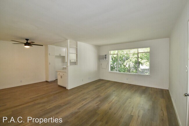 Building Photo - 2 br, 1 bath Apartment - 6215-21 Fulton Av...