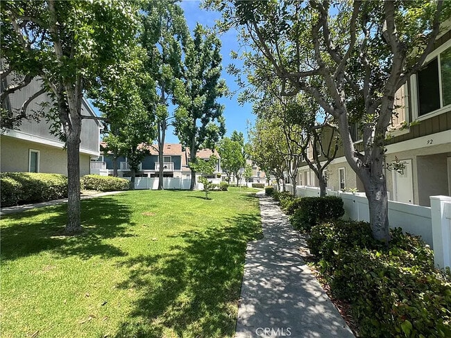 Foto del edificio - 36 Birchwood Ln