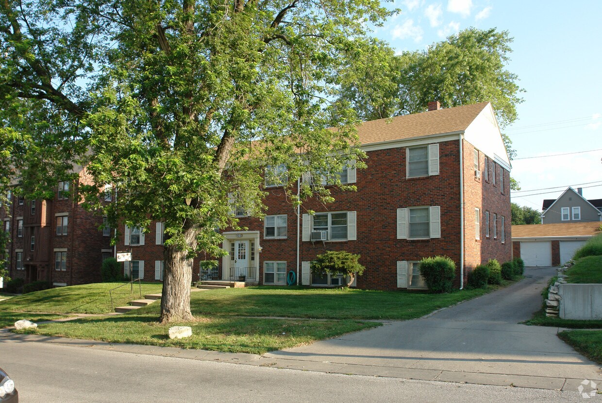 Primary Photo - Sweetbriar