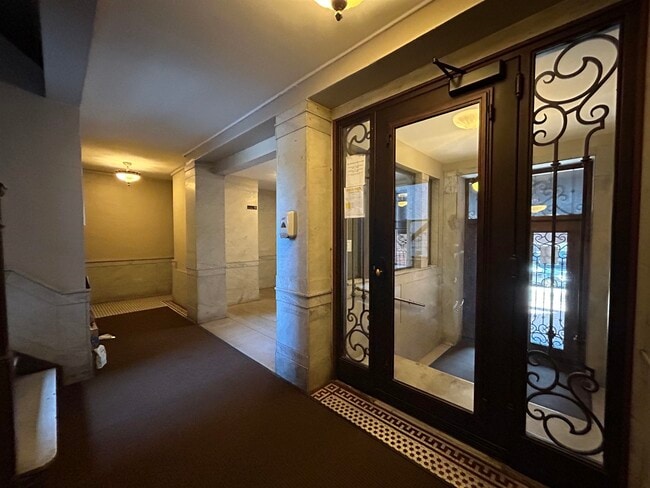 Foto del edificio - 6601 Broadway