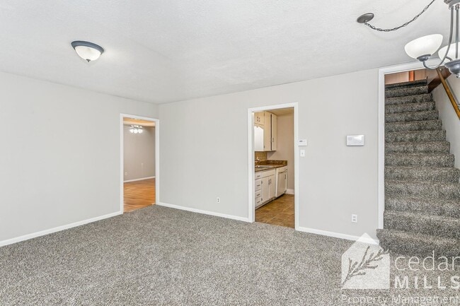 Building Photo - Affordable and Updated 5 Bedroom Home for Rent