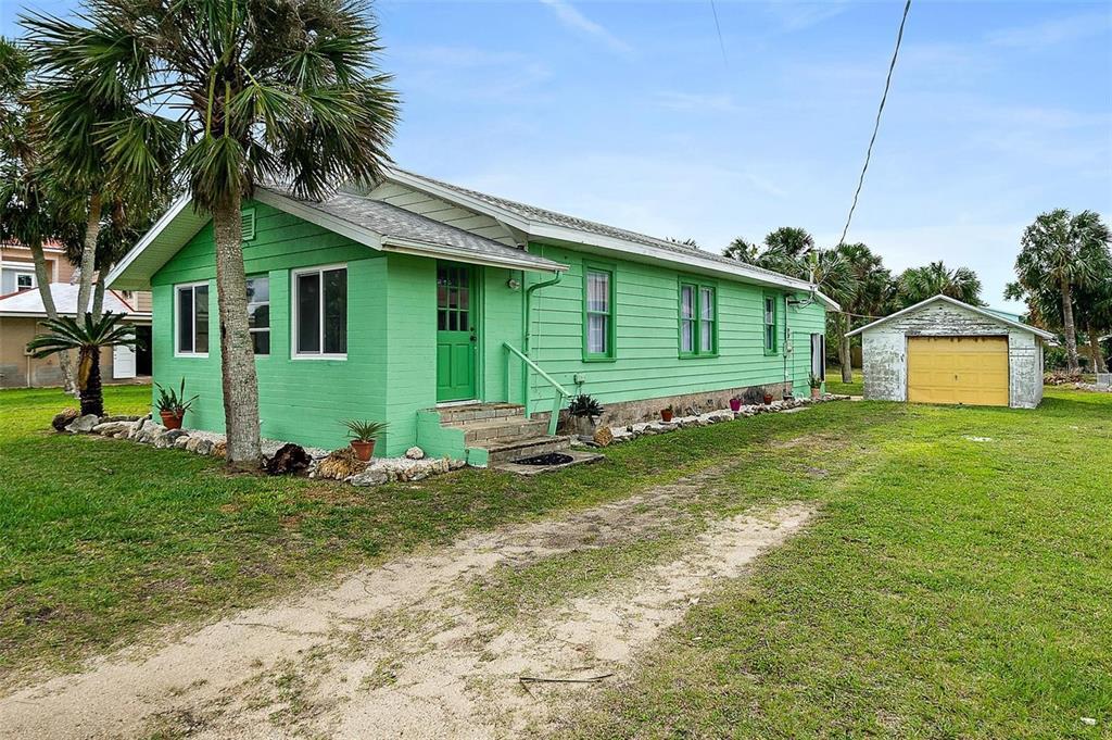 Primary Photo - 2112 S Daytona Ave