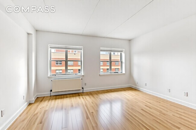 Foto del edificio - 516 W 47th St