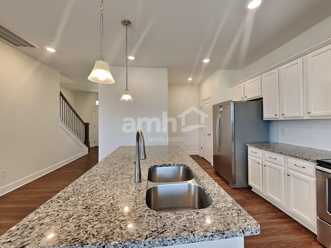 Building Photo - 5298 Lake Maxwell Dr