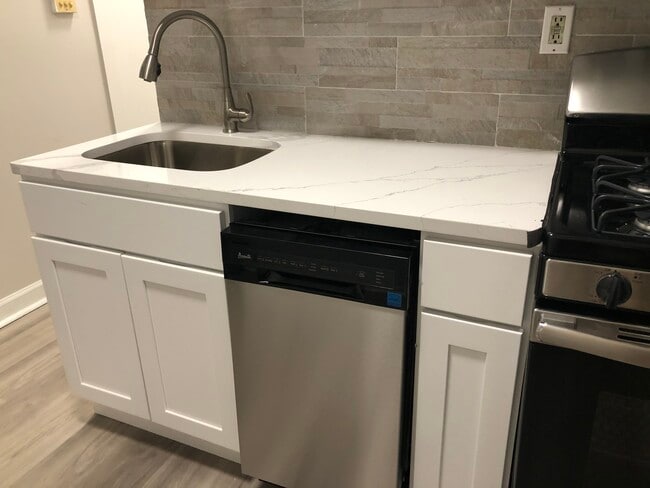 Building Photo - 328-61s 61st St