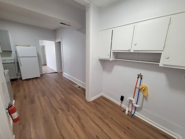 Building Photo - 104-108 Madison St