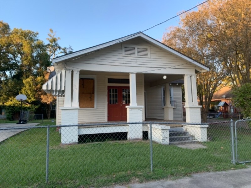 Primary Photo - 2755 Washington Ave