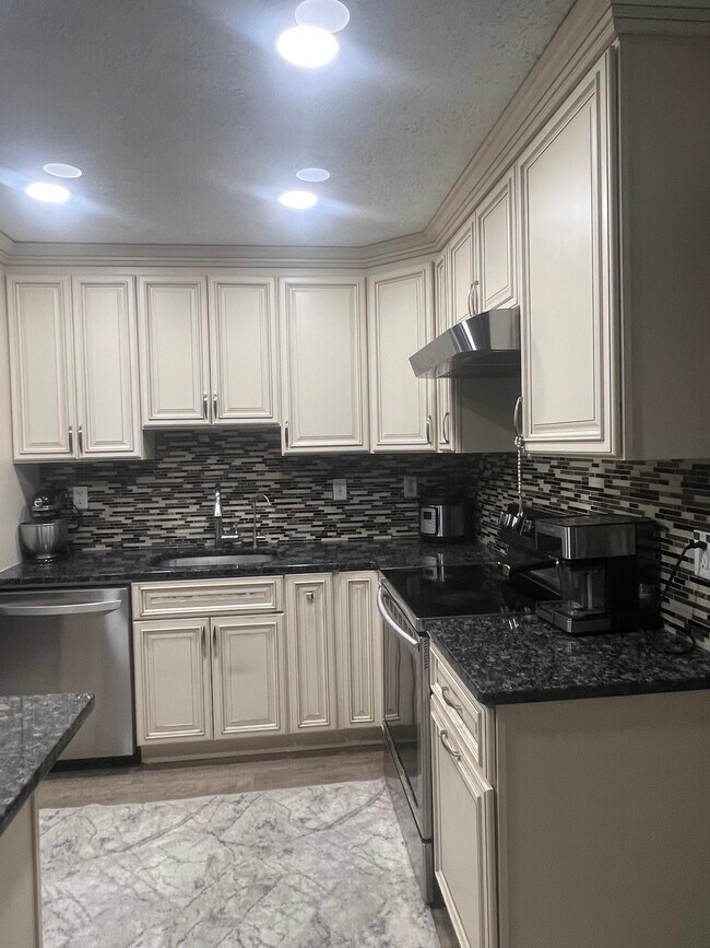 Foto del edificio - 8548 Pine Run Ct